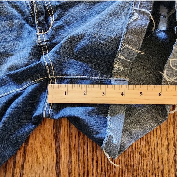 Myth Of Jade Distressed Cuffed Midi Jean Shorts Size 10 - Picture 7 of 7